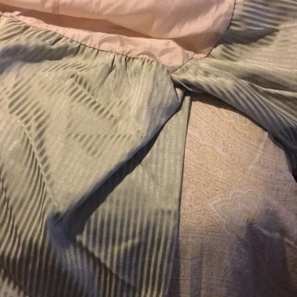King size Bed skirt/ ruffles Firm price